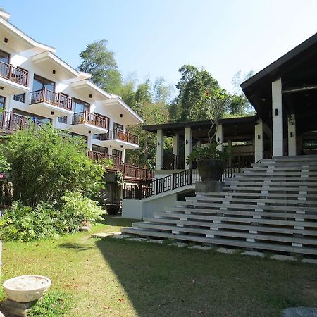 Aiyanar Beach And Dive Resort Mabini  Exterior photo