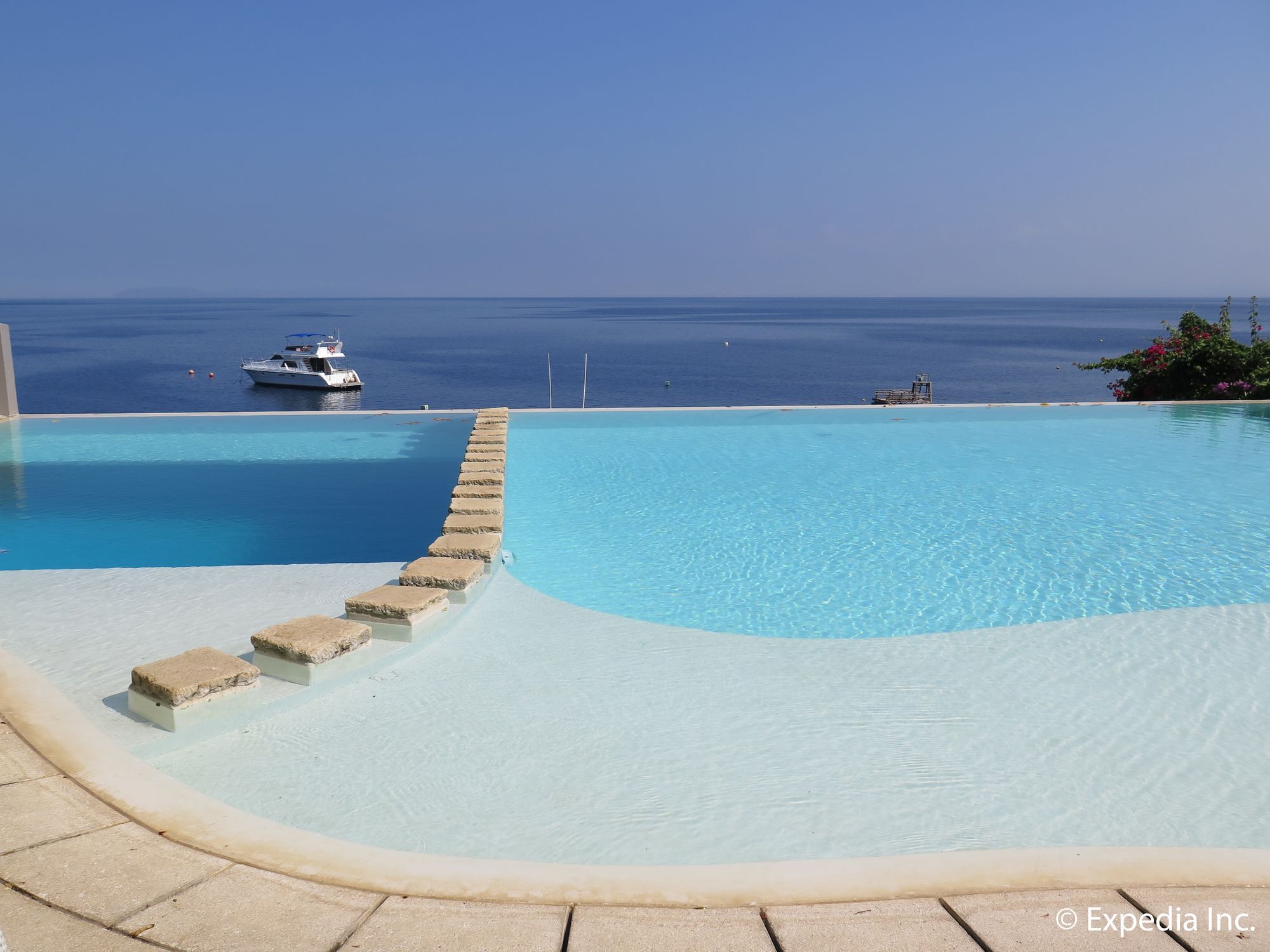 Aiyanar Beach And Dive Resort Mabini  Exterior photo